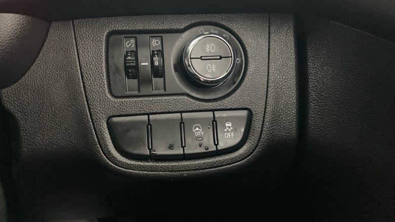 Vauxhall Viva 1.0 [73] SE 5dr [A/C] Petrol Hatchback